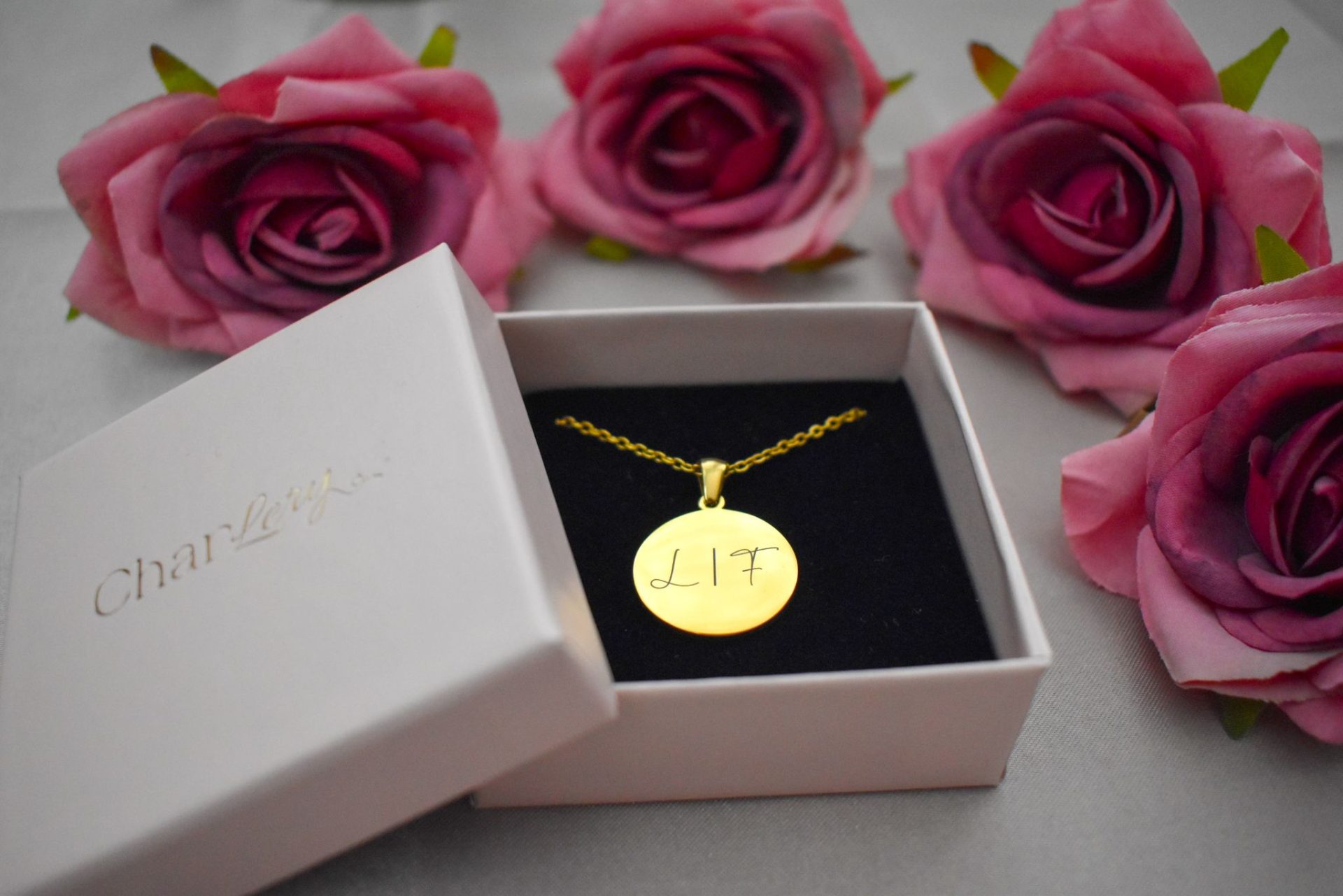 Hoe verzorg je sieraden van Charlery